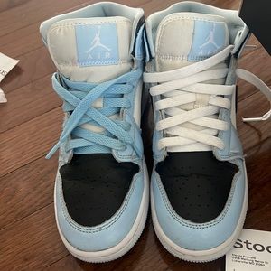 Authentic air Jordan’s ice blue great used condition